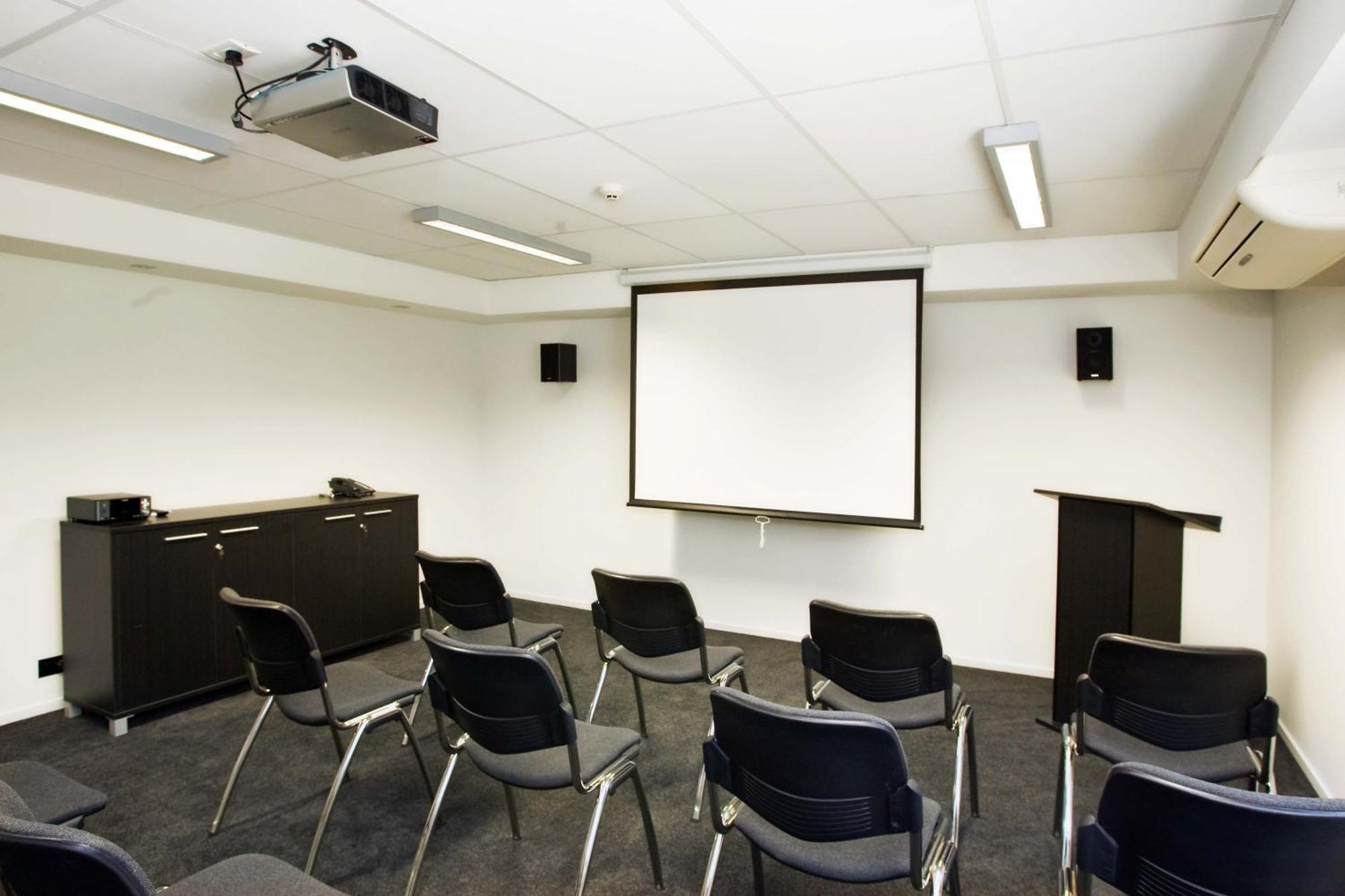 Carnmore Chateau Marlborough Бленгейм Екстер'єр фото A projector screen
