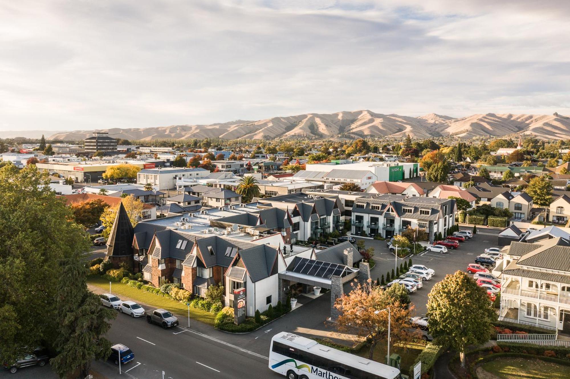 Carnmore Chateau Marlborough Бленгейм Екстер'єр фото Aerial view of the town centre